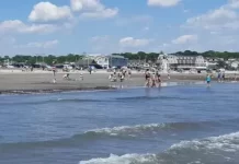 Easton Beach Snack Bar Cam Newport County, Rhode Island