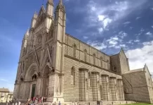 Duomo Di Orvieto Live Webcam - Italy