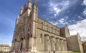 Duomo Di Orvieto Live Webcam - Italy