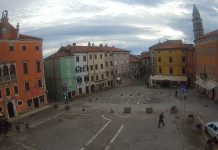 Live Webcam Narodni Trg Square - Pula, Croatia