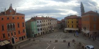Live Webcam Narodni Trg Square - Pula, Croatia