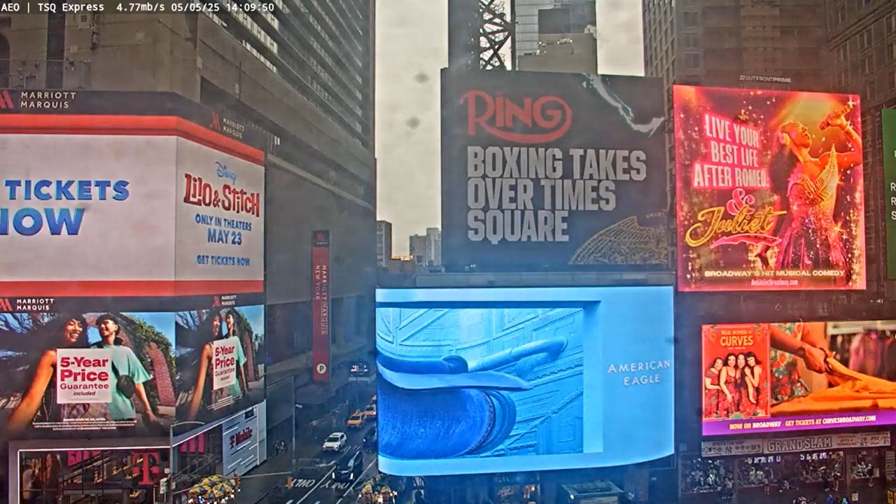 Live Webcam from Express in Times Square Manhattan, NY