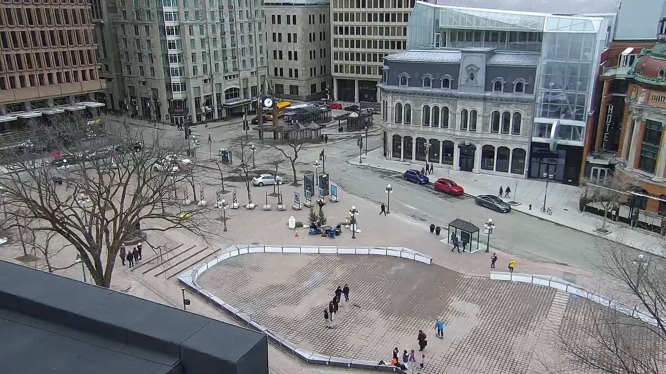 Place D’Youville Live Webcam – Quebec City, Canada