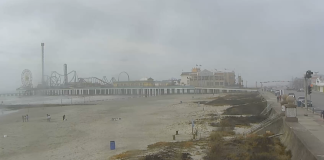 Murdoch's Live Cam Galveston, Texas - Beach View