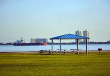 Fort Travis Park Live Cam, Port Bolivar, Texas New