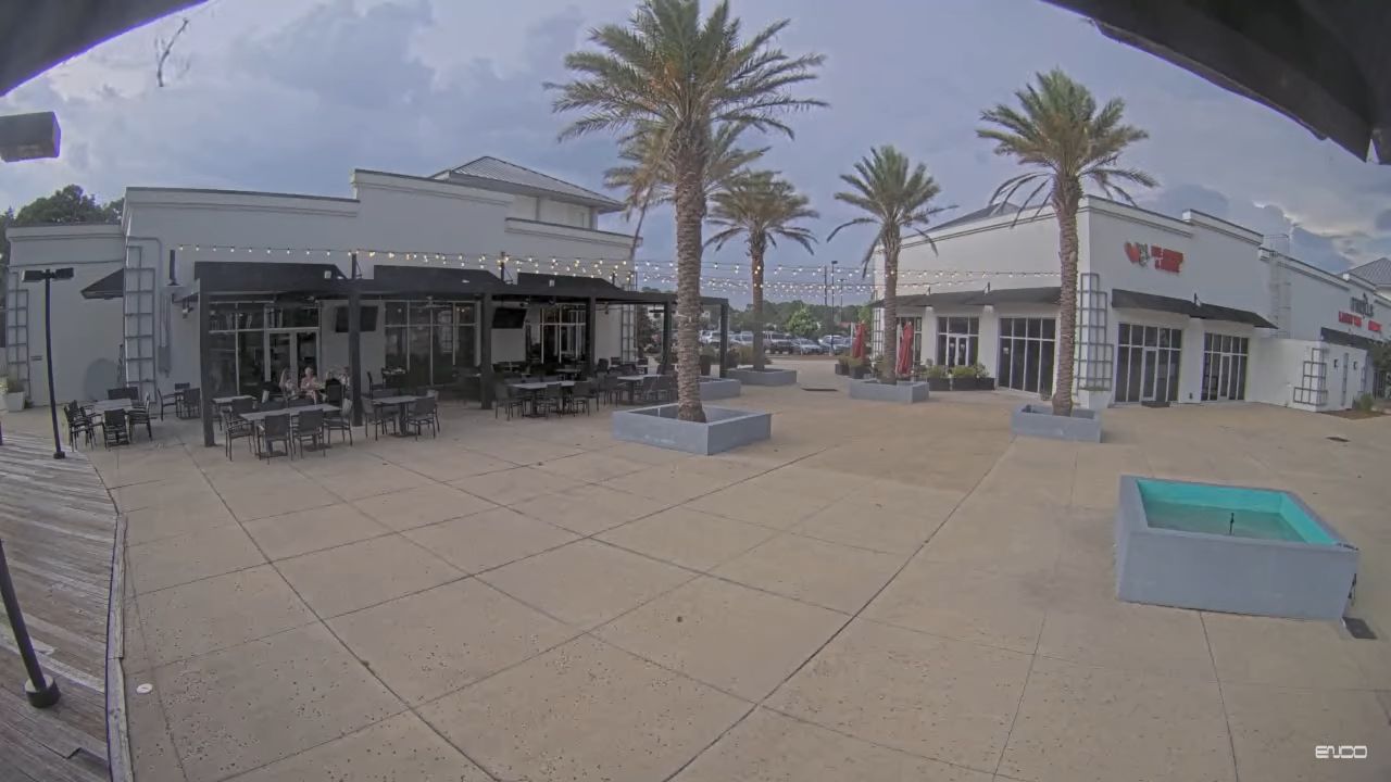 Live Webcam Mezcal Tiki Bar – Miramar Beach, Florida