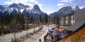 The Drake Pub Live Webcam Canmore - Alberta, Canada | Video
