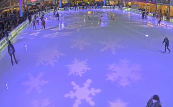 Bryant Park Webcam Winter Village New York - Live Video