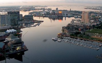 Hilton At Inner Harbor Baltimore Webcam - Real Time Live Video