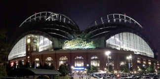 American Family Field Webcam - Milwaukee Brewers