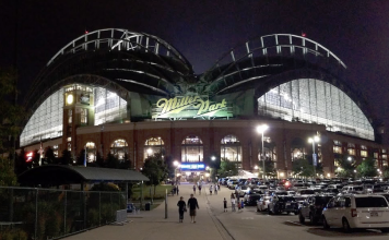 American Family Field Webcam - Milwaukee Brewers