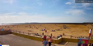 Wirral Webcam West Kirby Beach - Hilbre Island - Merseyside