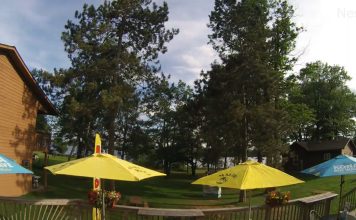 Deerfoot Lodge Webcam - Hayward, Wisconsin