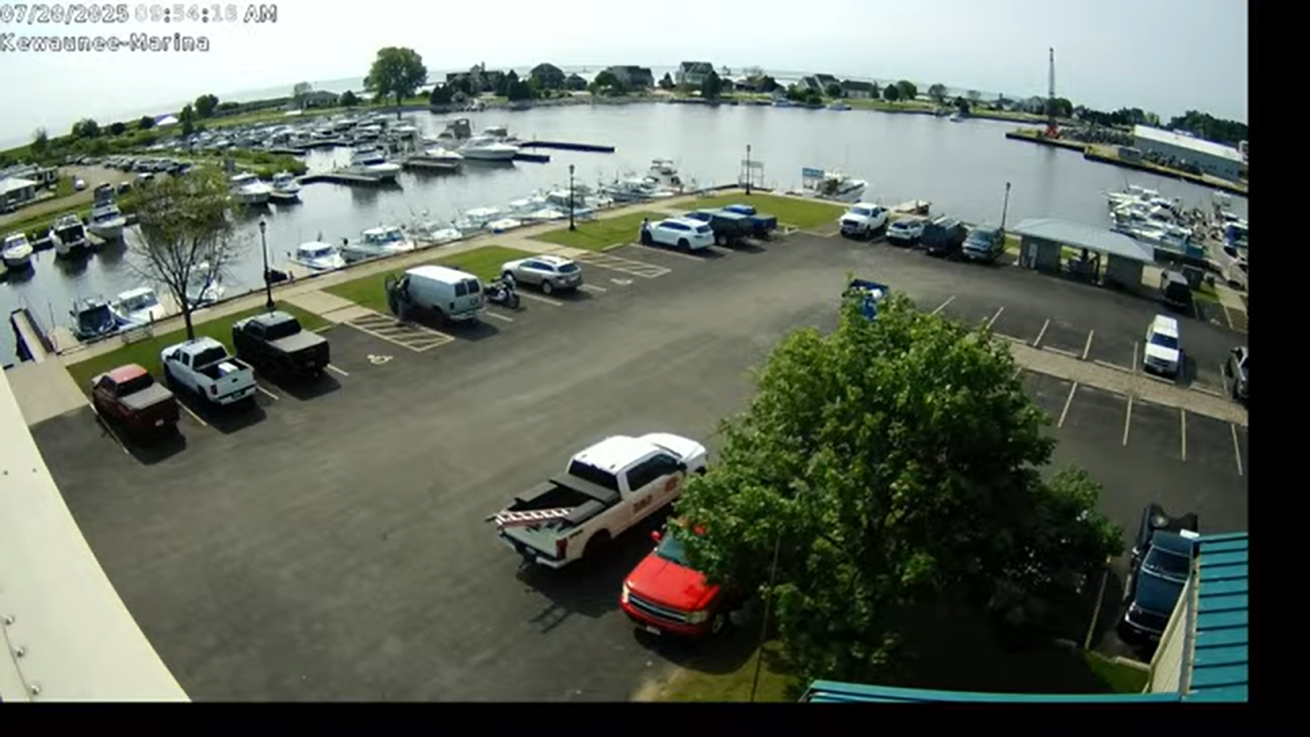 Live Webcam Kewaunee, WI – Lighthouse and Harbor