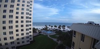 Sarasota Surf & Racquet Club Live Webcam - Sarasota, Fl