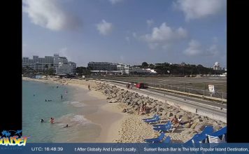 Sunset Beach Bar Webcam - Simpson Bay, Sint Maarten