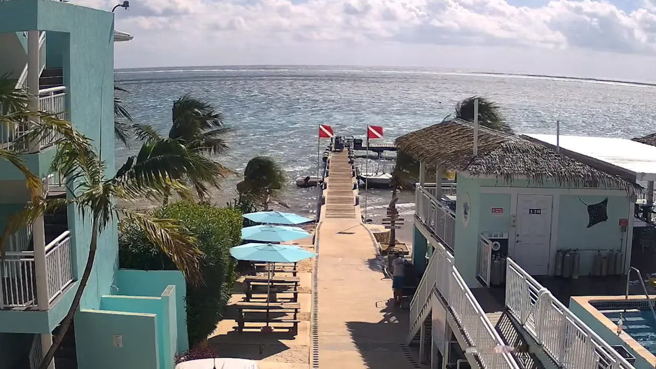 Ocean Frontiers Dive Shop – Grand Cayman, Cayman Islands